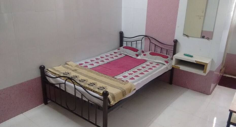 Hotel Uma Mahesh Lodging, Karad 3